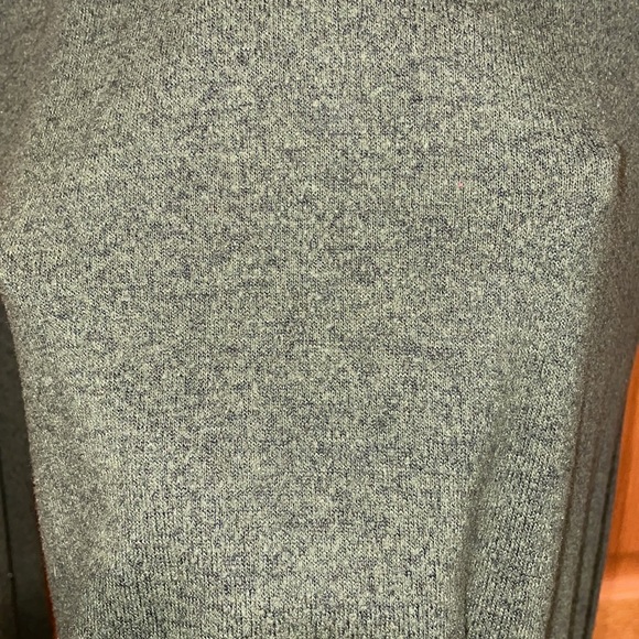 Express V-neck sweater, army green, size M - Picture 5 of 6